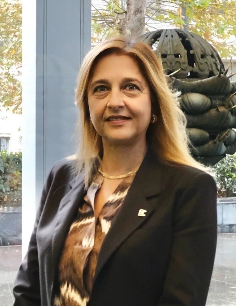 Mine Erdemoğlu fotoğrafı